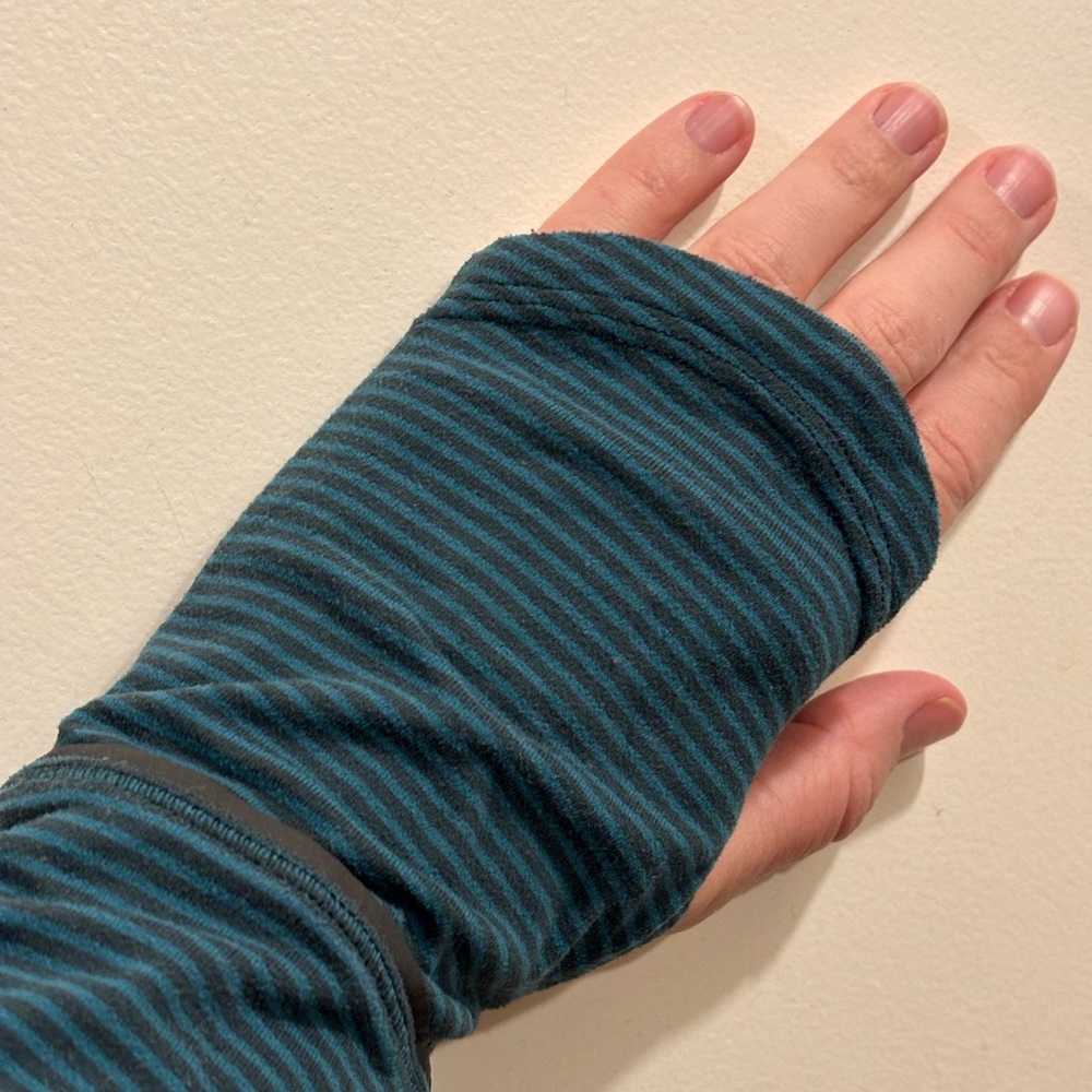 Lululemon Striped Green/Teal Long Sleeve Women's Top - Picture 3 of 3